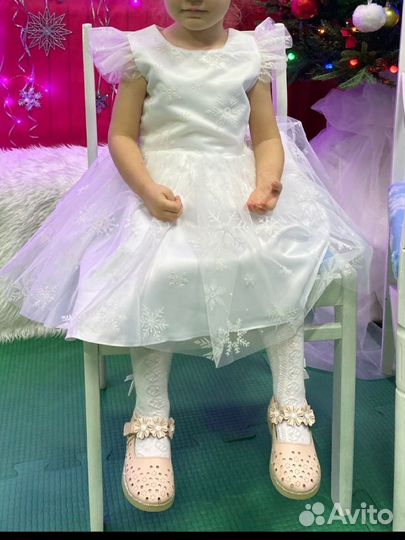 Платье нарядное для девочки 100-110