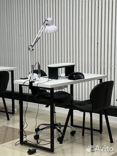 Маникюрный стол и вытяжка Verakso новые