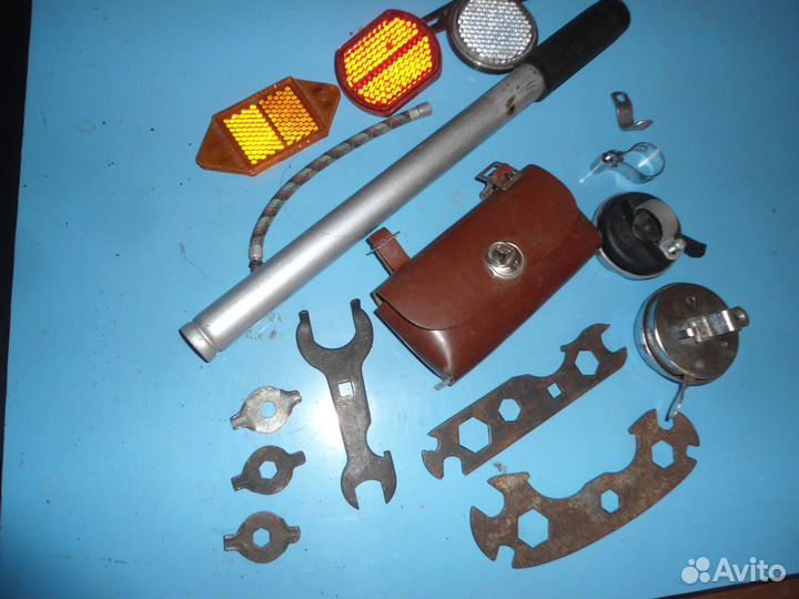 Cедло и запчасти для велосипеда