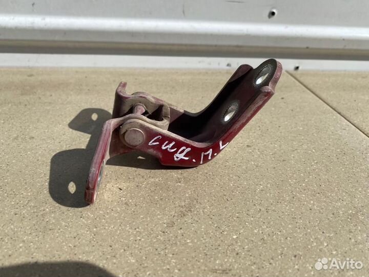 Петля двери передняя левая Kia Ceed (ED)