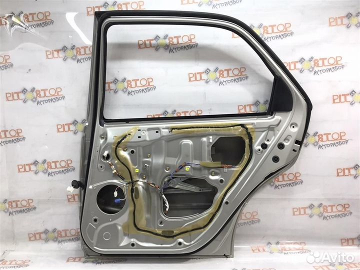 Дверь задняя правая Toyota Vista Ardeo (SV50) 200