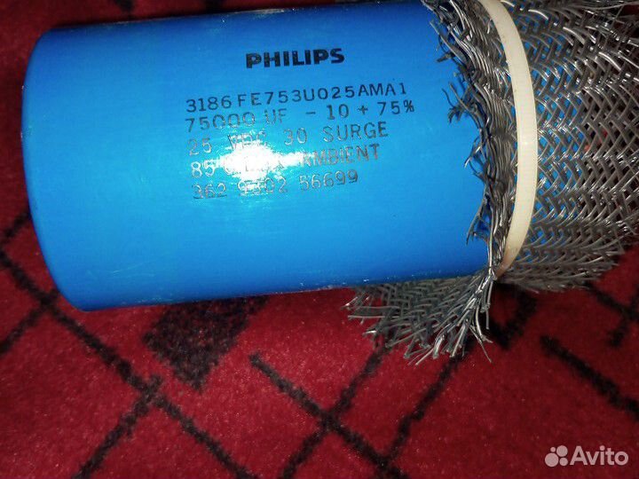 Тиристор,лампы,конденсатор сделано в СССР