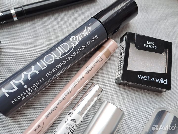 Набор декоративной косметики пакетом