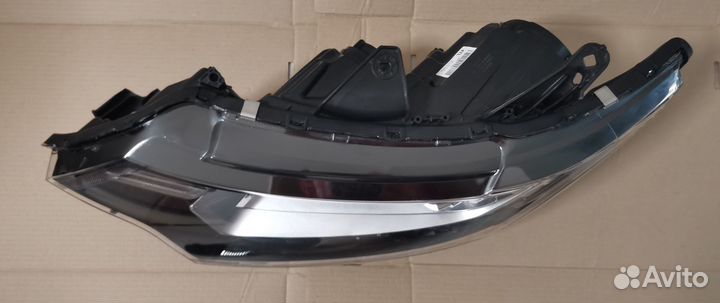 Фара передняя левая Mitsubishi Outlander 3