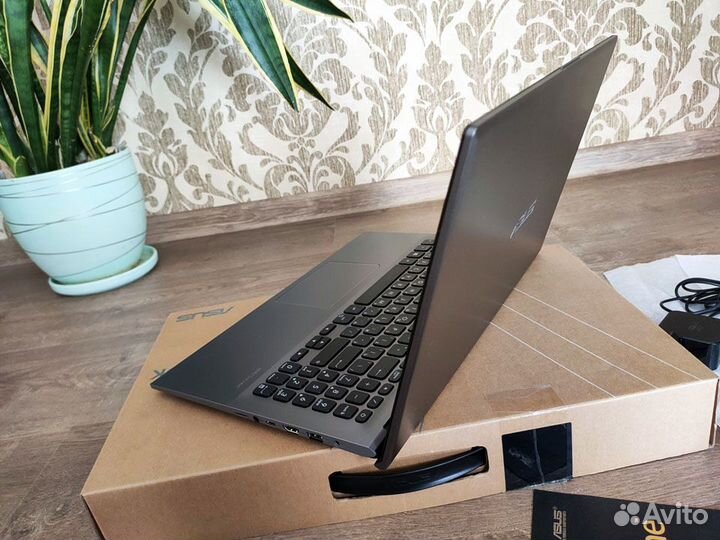 Ультрабук Asus мощный Full HD IPS/932гб/MX250