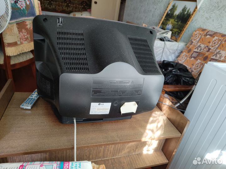 Телевизор LG cf-21d33e