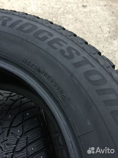 Bridgestone Blizzak Spike-02 SUV 225/65 R17