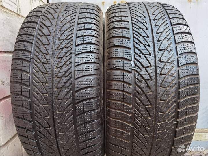 Goodyear UltraGrip 245/45 R17 99V