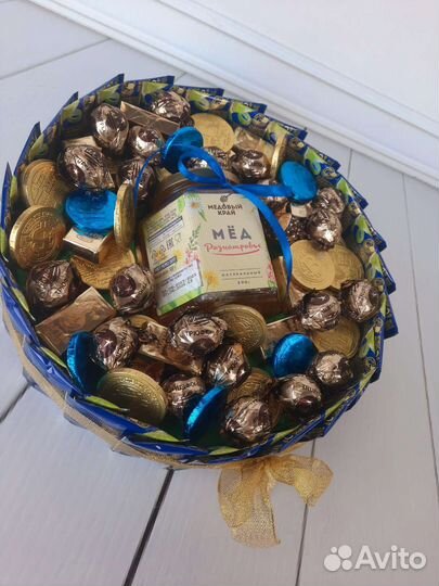 Подарок на день учителя мужчине. Букет с конфетами