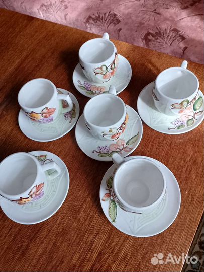 Чайные чашки с блюдцами