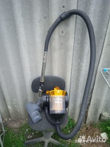 Пылесос Kelli-2700w,450w тяга,колба комплект,идеал