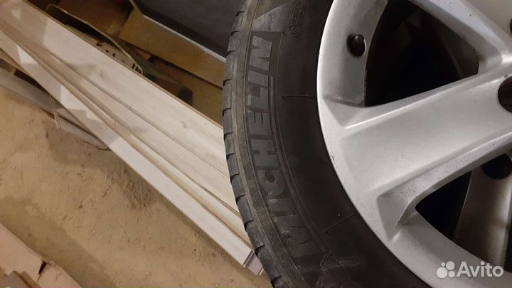 Michelin Agilis 225/65 R17