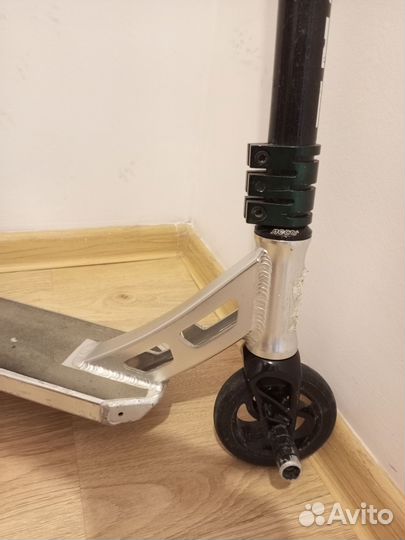 Трюковой самокат Exploer