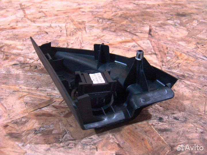 Toyota Avensis 2 Крышка зеркала внутренняя правая