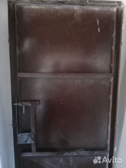 Самодельная металлическая дверь б/у