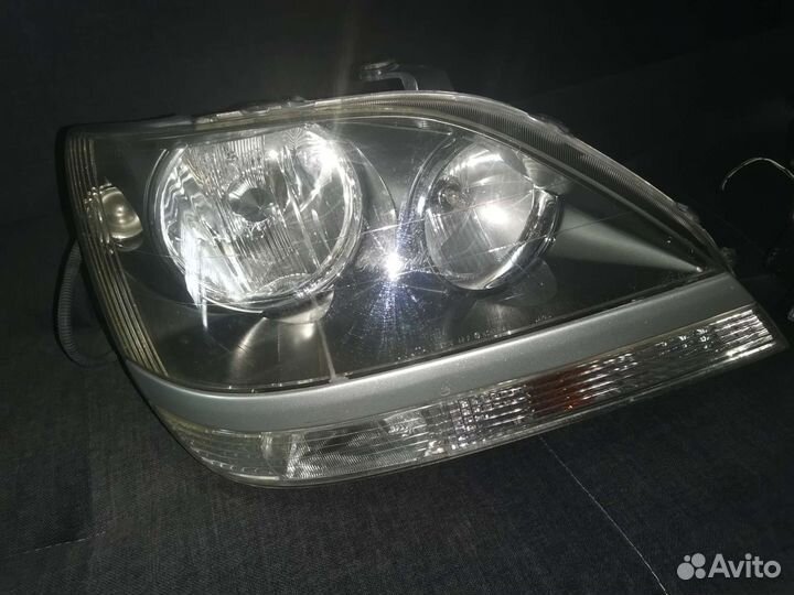 Фары на toyota harrier