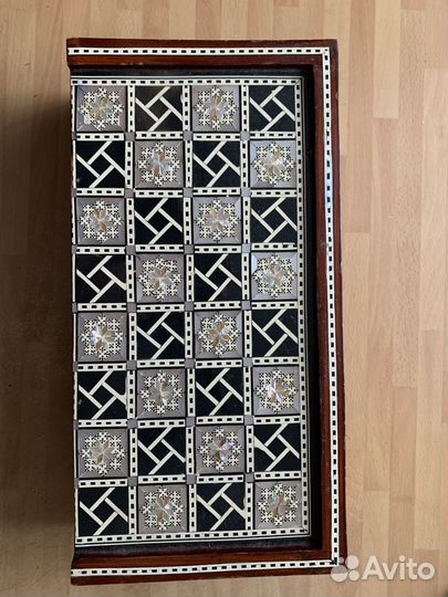 Доска ручной работы для игр в нарды и шахматы