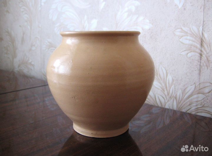 Глиняный горшок