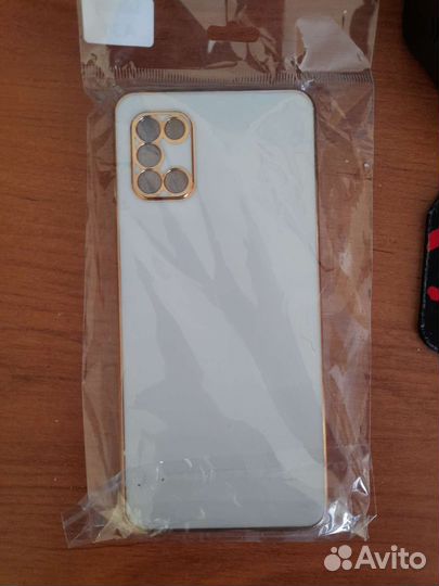 Продам чехол и защитное стекло 4шт