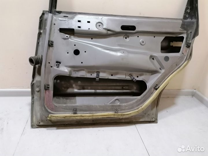 Дверь бок.зад.прав.Volkswagen Passat B3 универсал