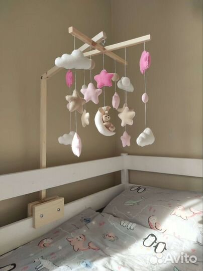Мобиль на кроватку с кронштейном