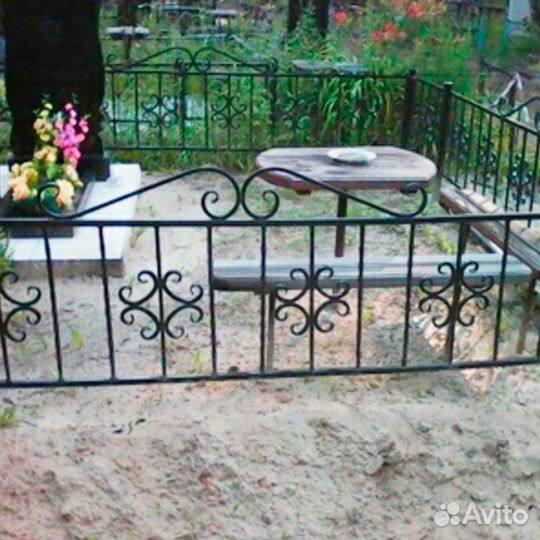 Оградки на кладбище