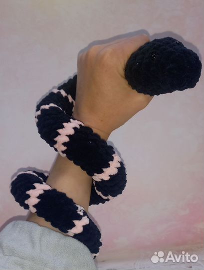 Вязаные игрушки змея