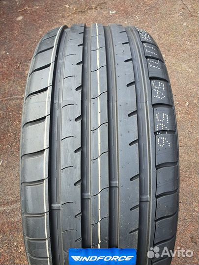 Windforce Catchfors UHP 245/35 R21 96Y