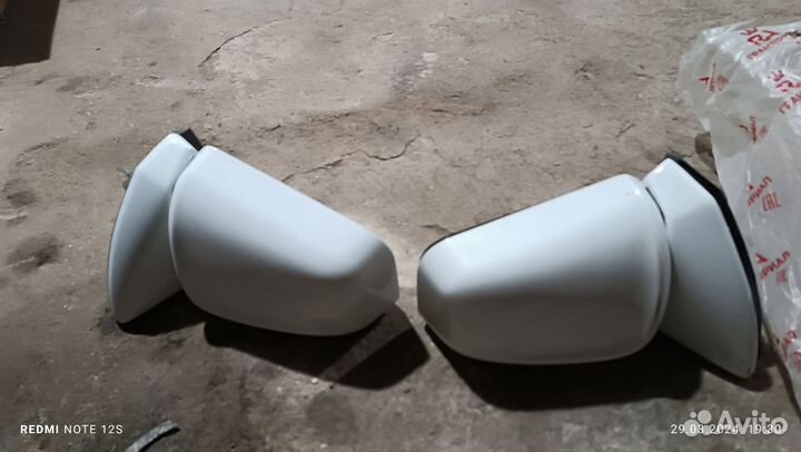 Боковое зеркало