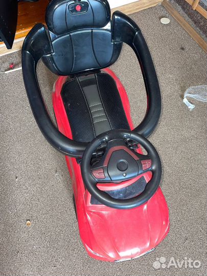 Детская машина каталка с ручкой