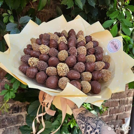 Молочный шоколад и клубника