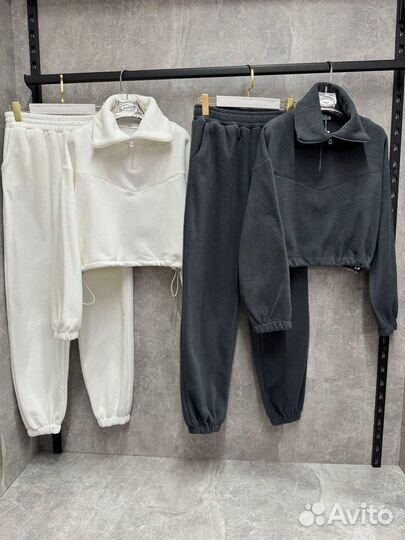 Спортивный костюм женский