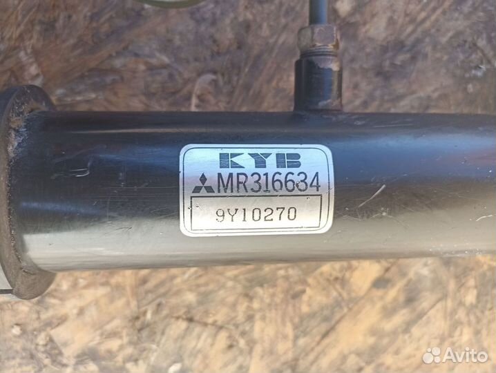 Рулевая рейка Mitsubishi Space Wagon I