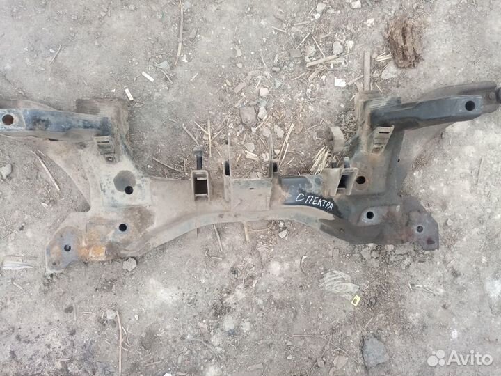 Подрамник передний Kia Spectra Киа Спектра