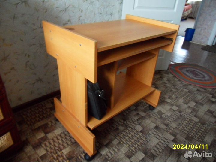 Компьютерный столик