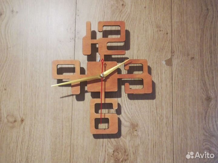 Часы настенные