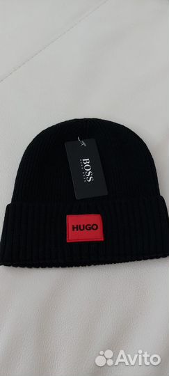 Мужская шапка Hugo Boss по голове
