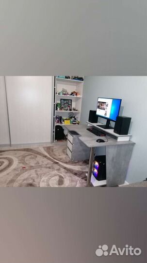 Детский письменный стол