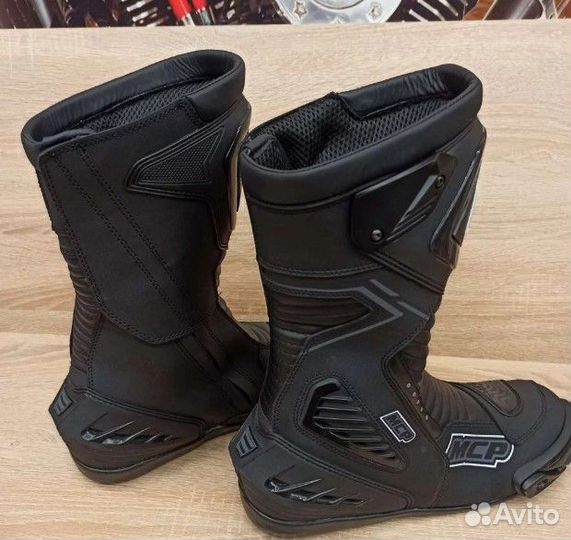 Мотоботы MCP Macon