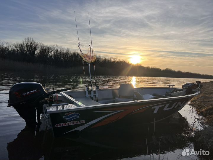 Лодка Tuna с мотором Golfstream