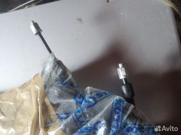 Троса ручника, задние яйца новые, на Форд Focus 2