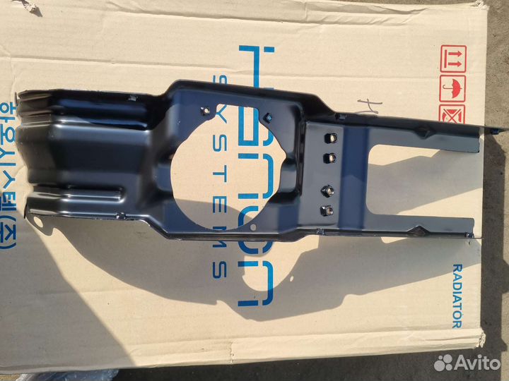 Усилитель бампера левый Хендай HD78 HD65