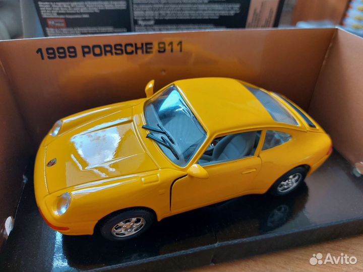 Коллекционная модель автомобиля Porsche 911 1:24