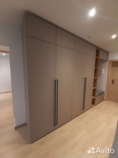 Шкаф распашной