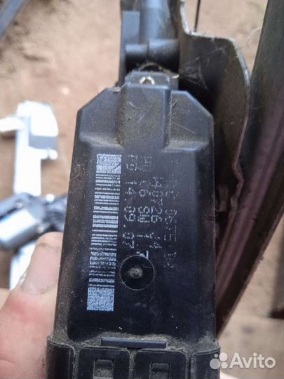 Задние стеклоподьемники от Рено Сценник 2