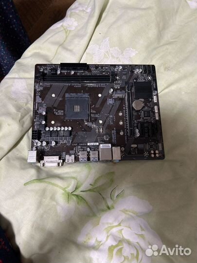 Материнская плата