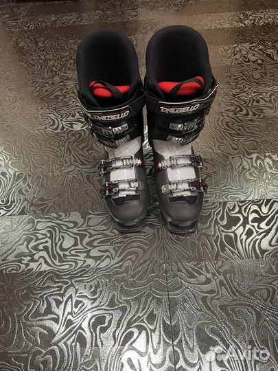 Горнолыжные ботинки