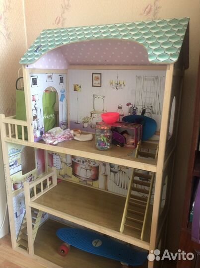Кукольный домик с мебелью