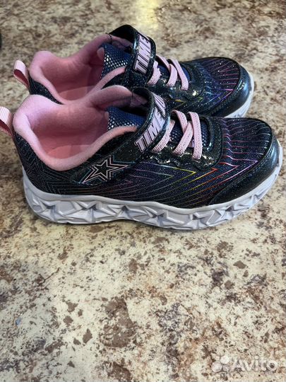 Кроссовки для девочки