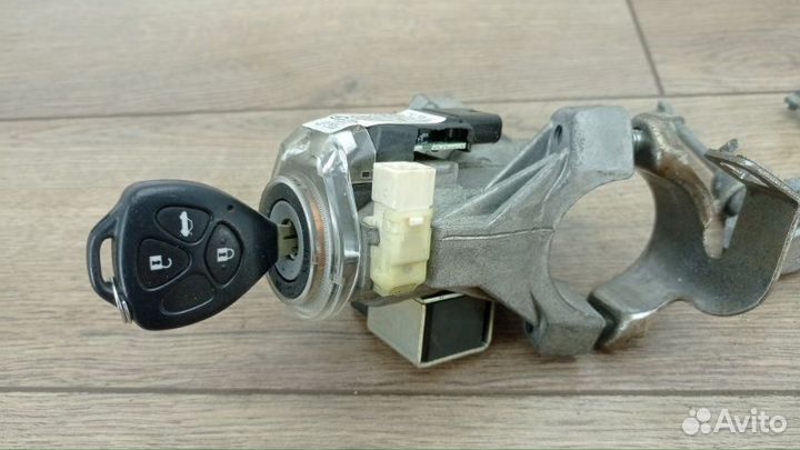 Замок зажигания Toyota Camry 40 седан 2azfe 2.4
